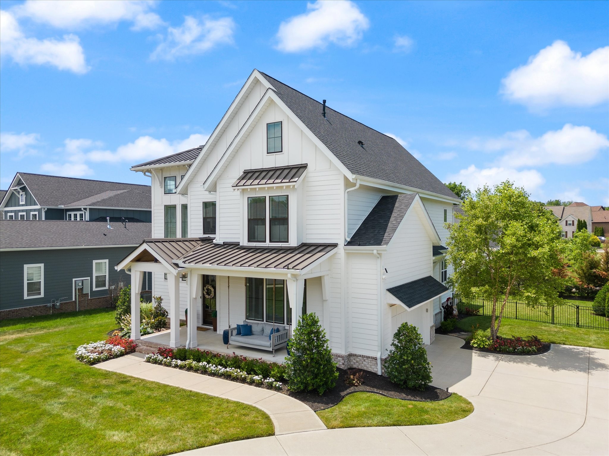 999 Spruce Ridge Lane Spring Hill, TN 37174 - Photo 3 of 31 Gallery Image 3