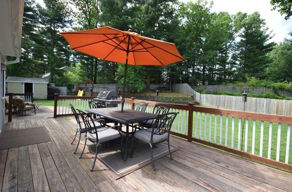175 Tinkham Road Springfield, MA 01129 - Photo 25 of 30 a outdoor view with a sitting space