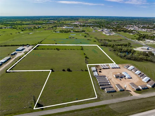 $995,000 | 801 Huser Boulevard, Schulenburg, TX 78956