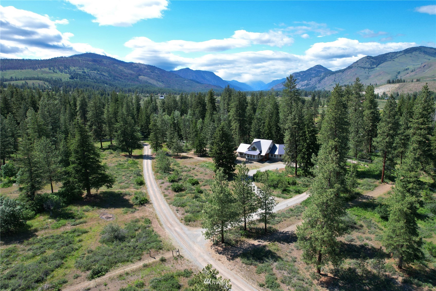 32 Lobos Run Road Winthrop, WA 98862 - Photo 2 of 39 Gallery Image 2