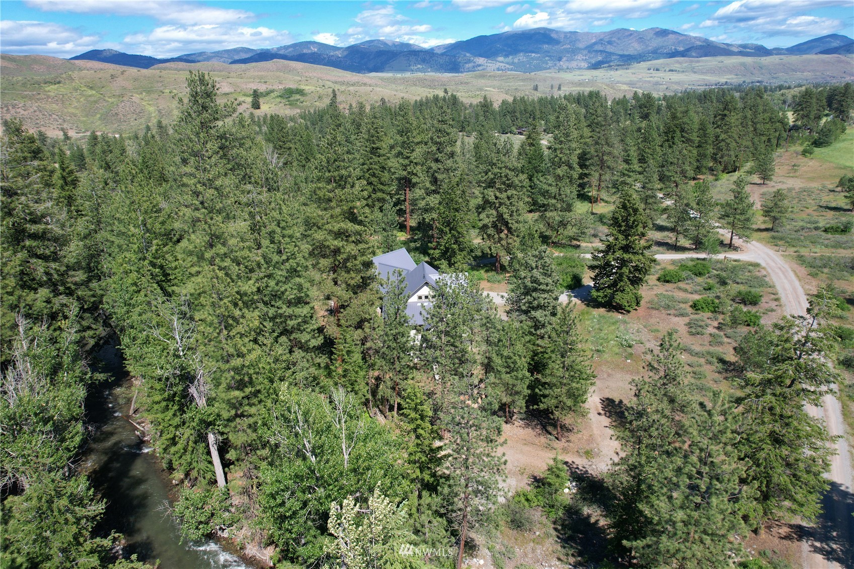 32 Lobos Run Road Winthrop, WA 98862 - Photo 3 of 39 Gallery Image 3