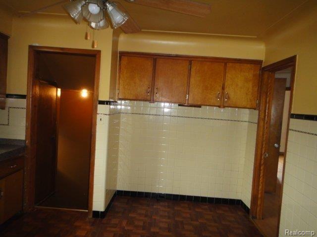 15320 Rochelle Avenue Detroit, MI 48205 - Photo 5 of 10 DSC02486.JPG