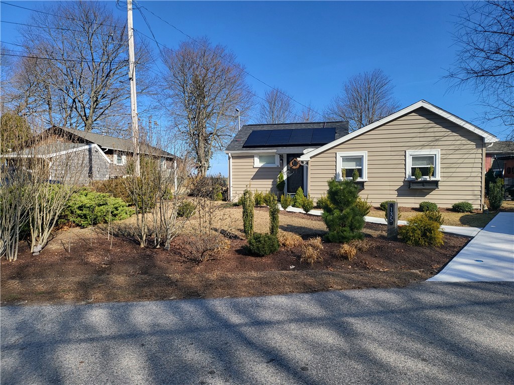135 Namquid Drive Warwick, RI 02888 - Photo 2 of 28