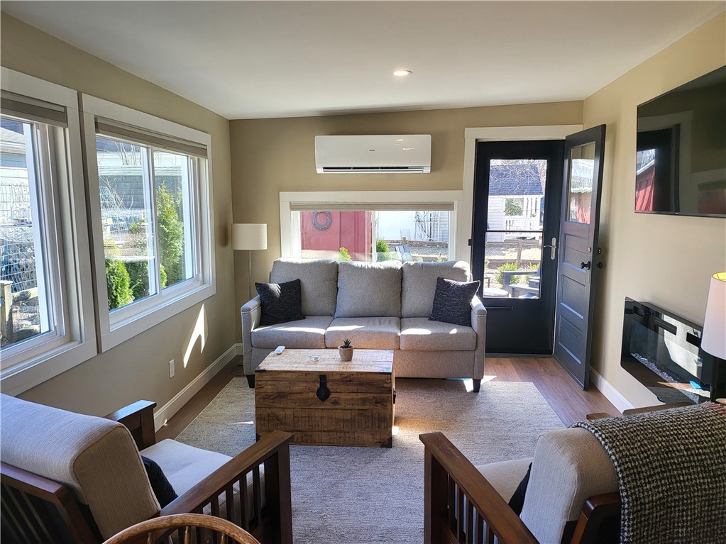 135 Namquid Drive Warwick, RI 02888 - Photo 9 of 28