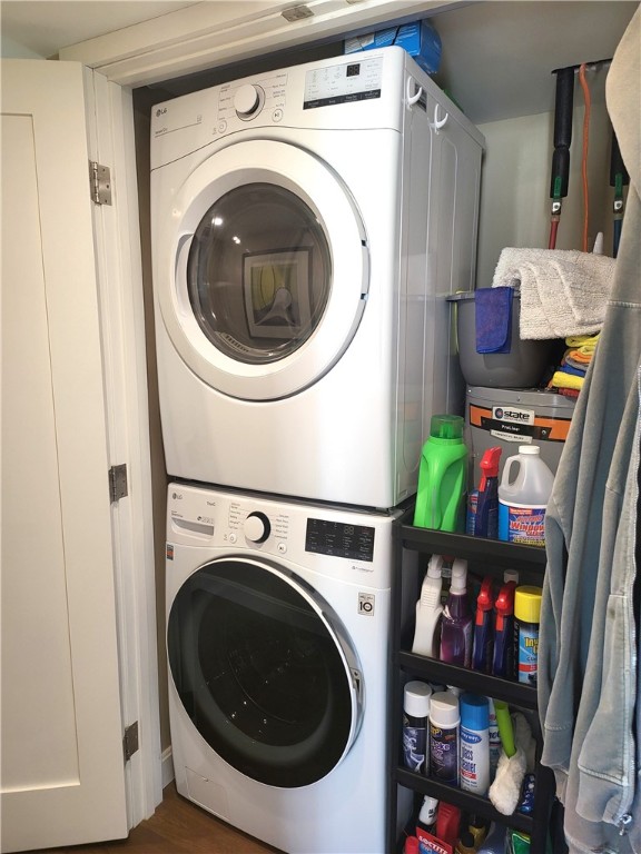 135 Namquid Drive Warwick, RI 02888 - Photo 10 of 28