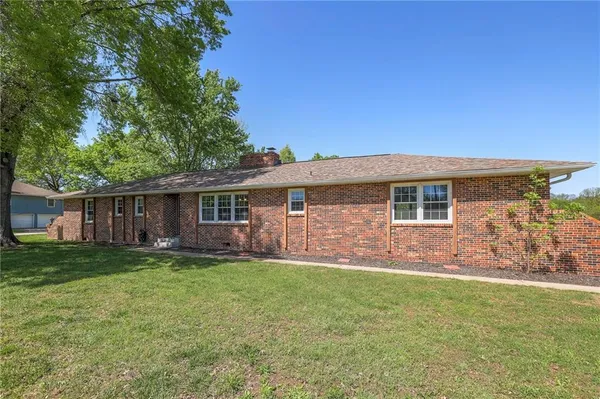 $264,900 | 704 Urich Road, Clinton, MO 64735