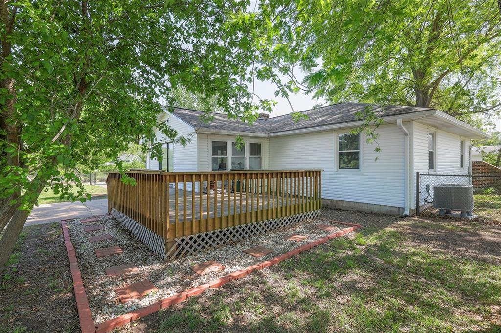 704 Urich Road Clinton, MO 64735 - Photo 3 of 52