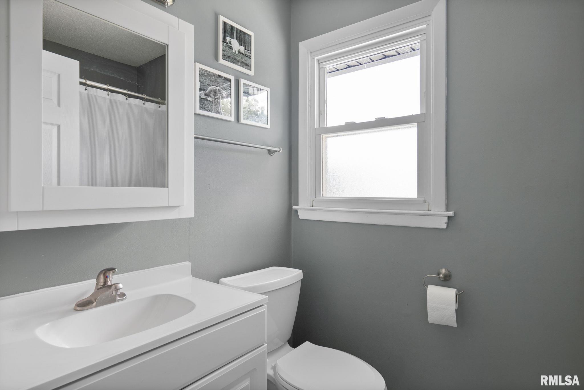 3419 Fairhaven Road Davenport, IA 52807 - Photo 15 of 31 Gallery Image 15