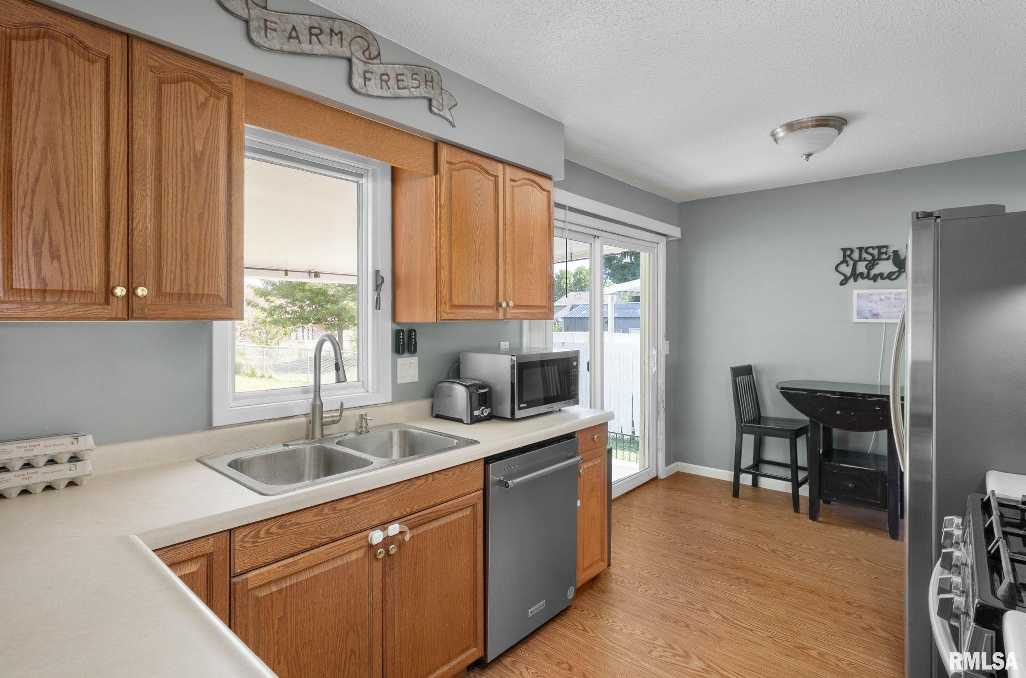 3419 Fairhaven Road Davenport, IA 52807 - Photo 5 of 31 Gallery Image 5