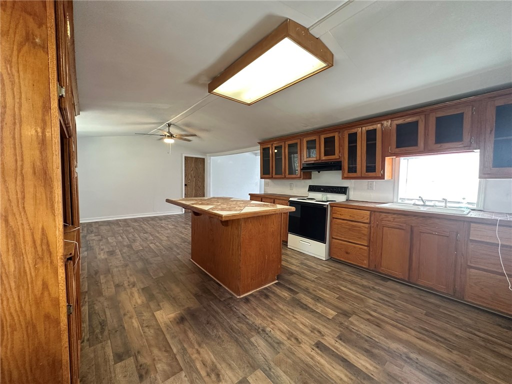 470 Hailey Road Rockport, TX 78382 - Photo 5 of 16