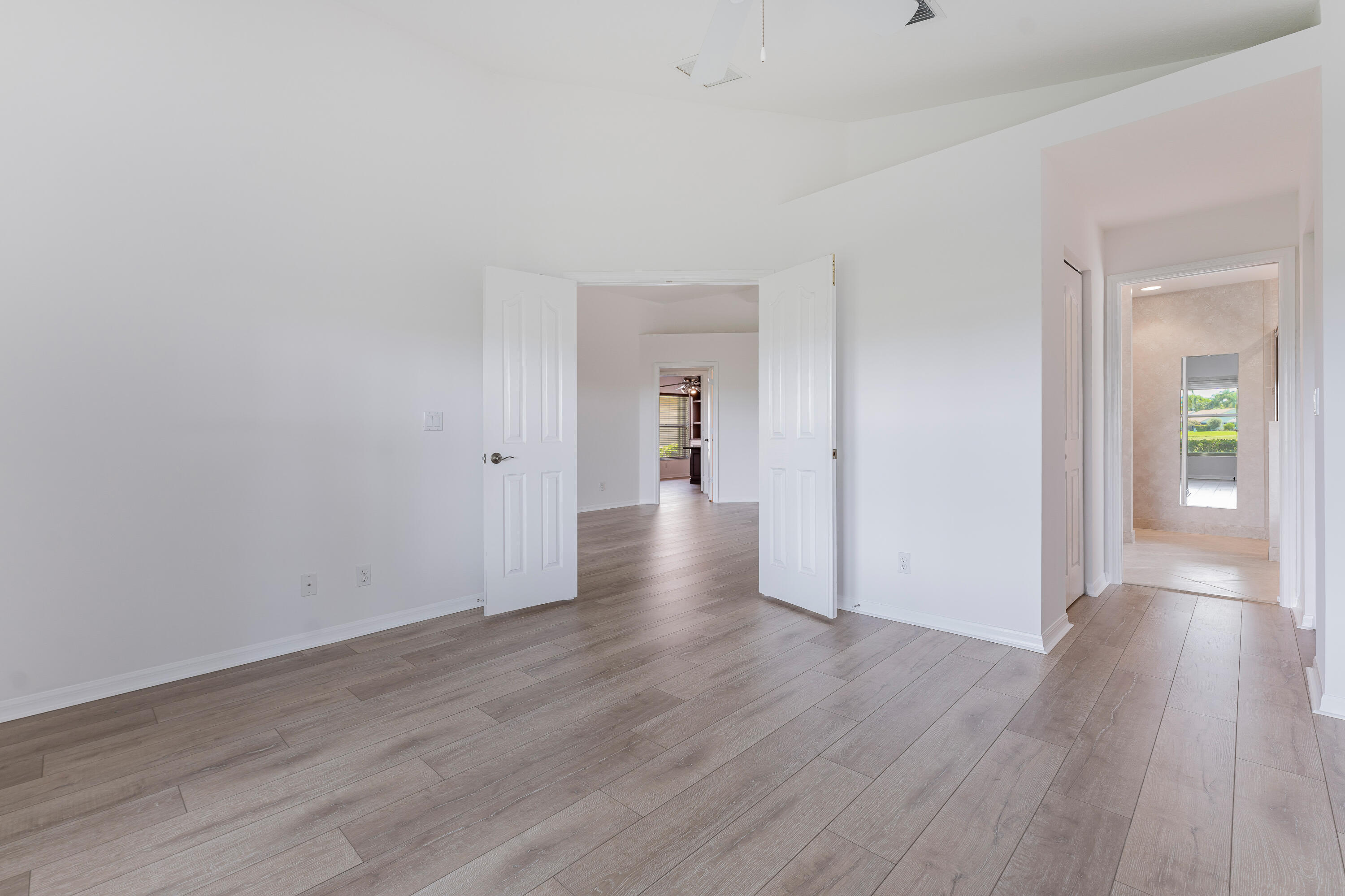 12047 Roma Road Boynton Beach, FL 33436 - Photo 14 of 39 13