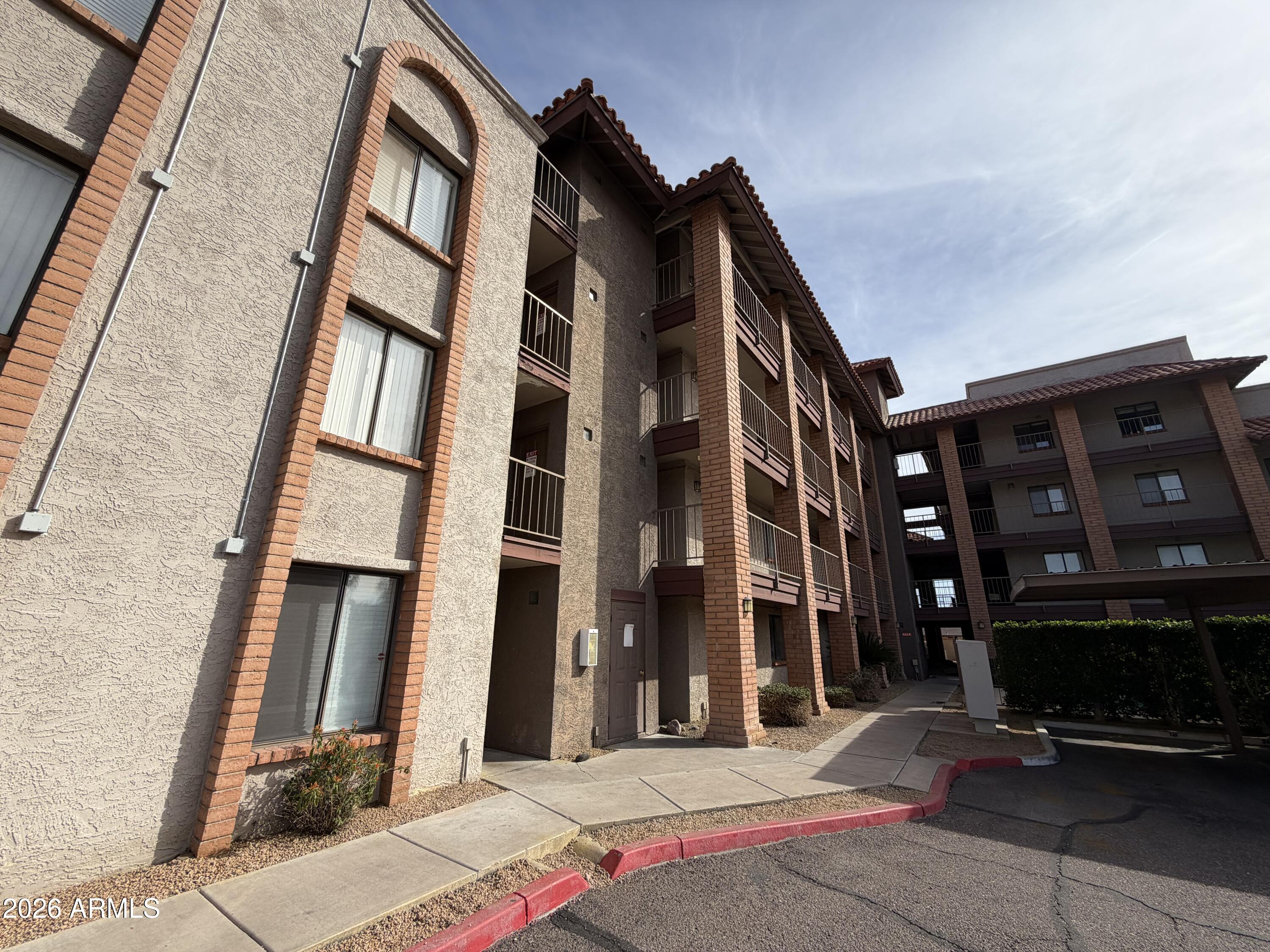 17 East Ruth Avenue, Unit 305 Phoenix, AZ 85020 - Photo 12 of 12 a front view of a building