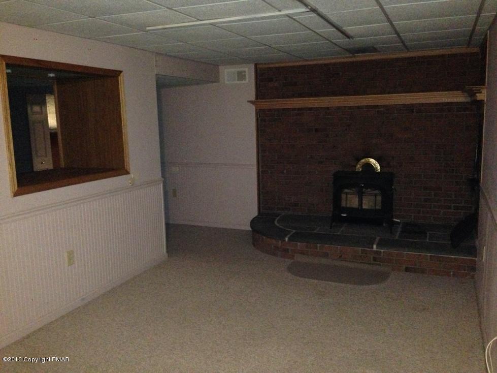 134 Atco Road Beach Lake, PA 18405 - Photo 11 of 19 Family room