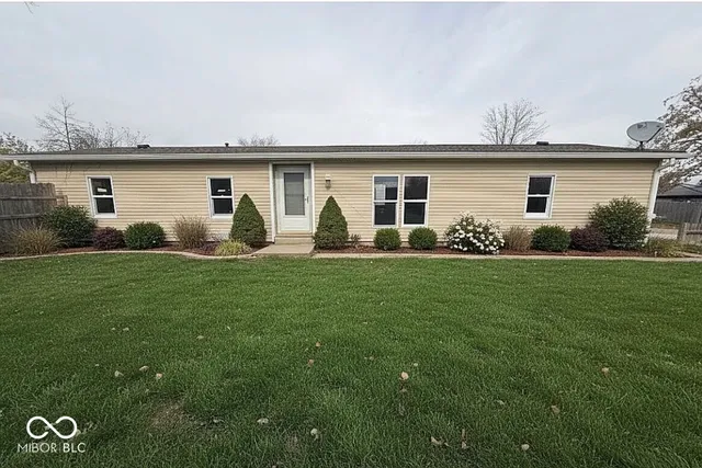 $195,000 | 52 Fountain Lake Drive, Greenfield, IN 46140