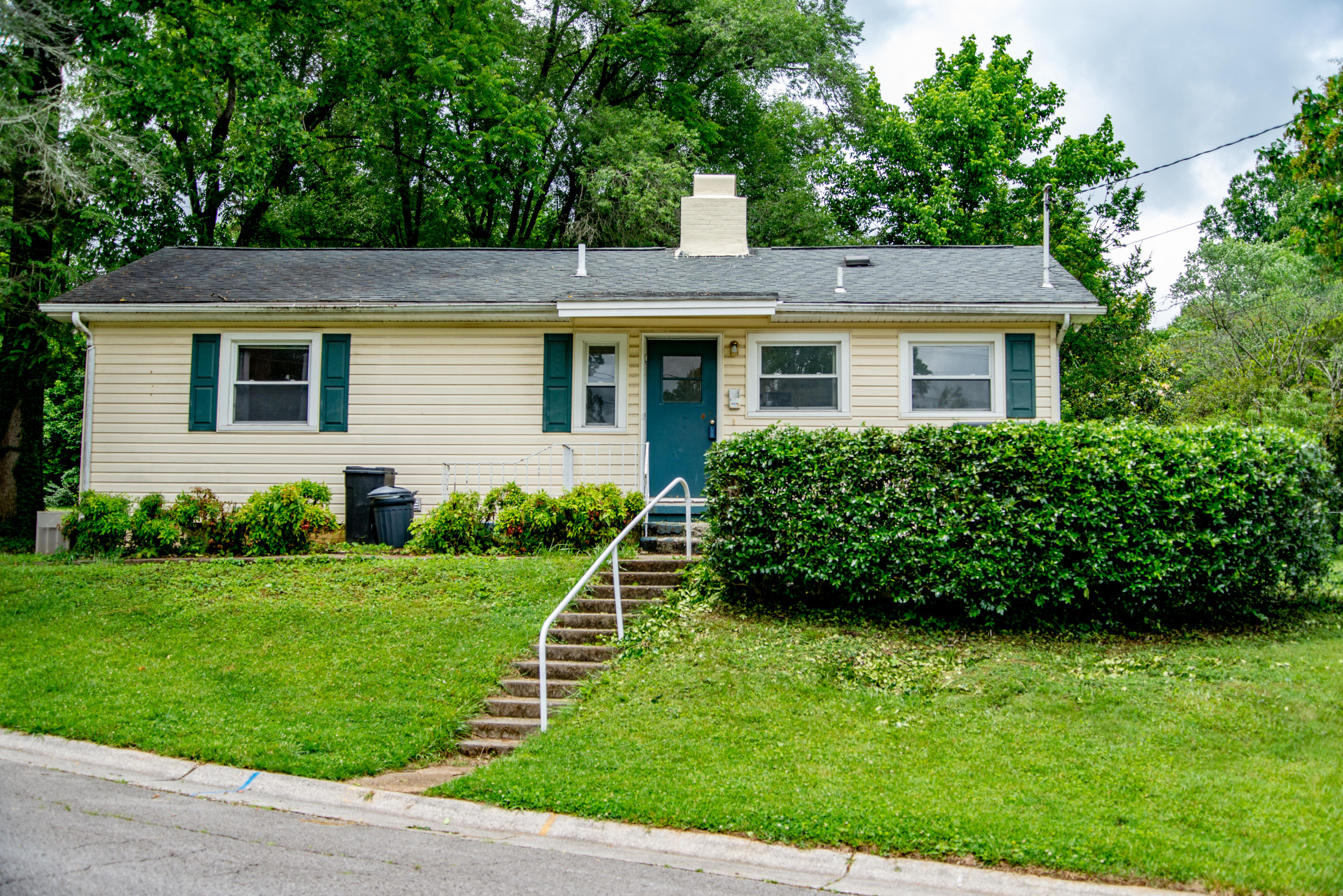 100 West Price Lane Oak Ridge, TN 37830 - Photo 3 of 36 100WPrice03