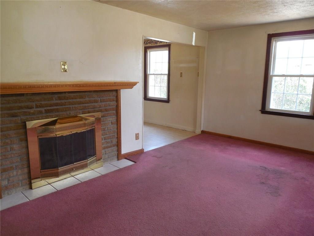 131 Baker Rd Extension Monaca, PA 15061 - Photo 4 of 10 Gallery Image 4