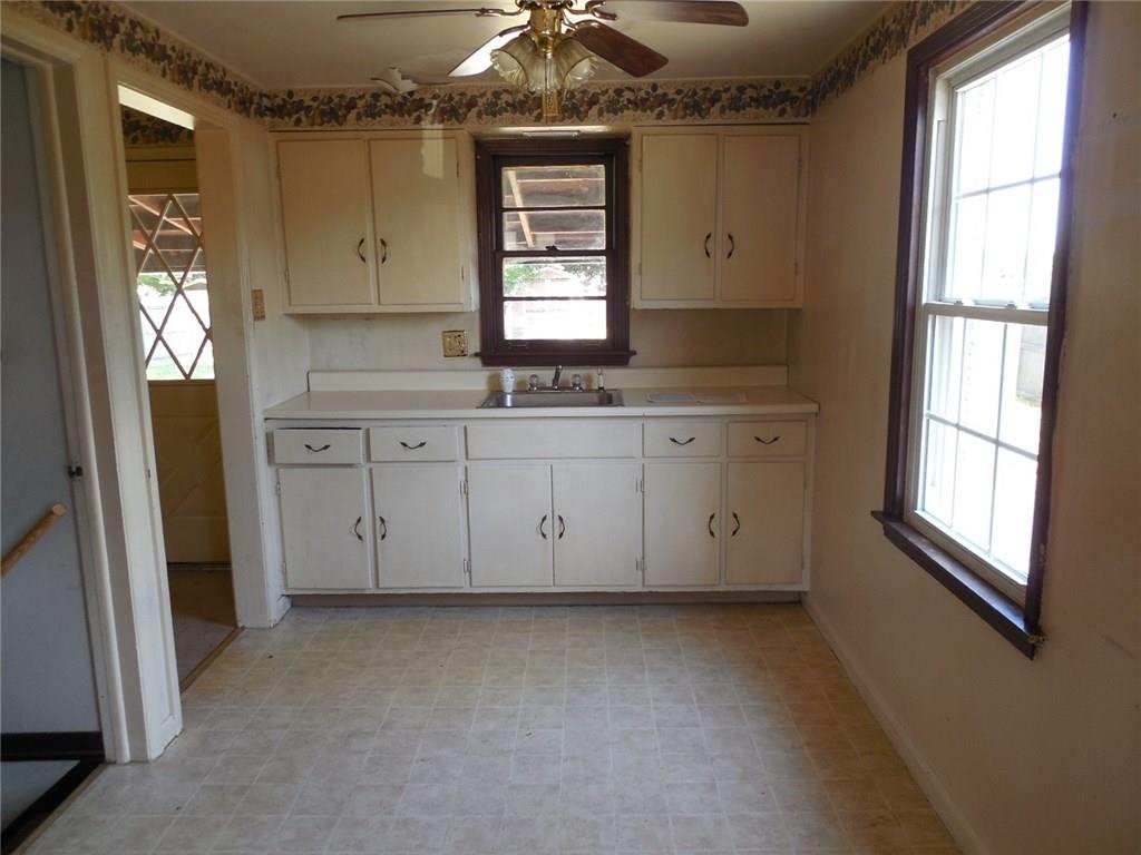 131 Baker Rd Extension Monaca, PA 15061 - Photo 5 of 10 Gallery Image 5
