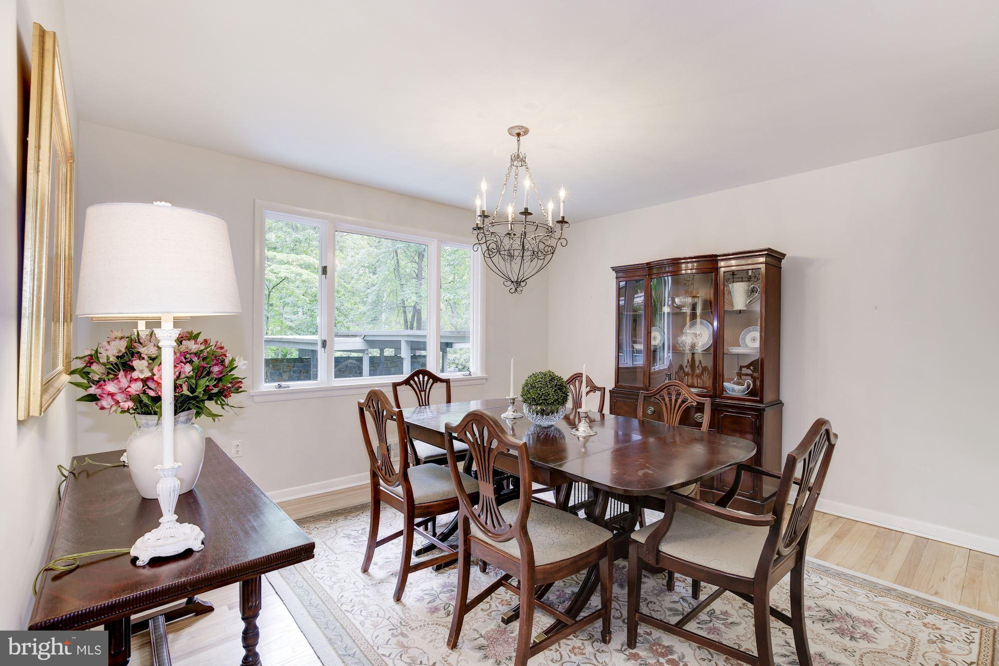 10325 Lloyd Road Potomac, MD 20854 - Photo 19 of 35 Main Level - Dining Room