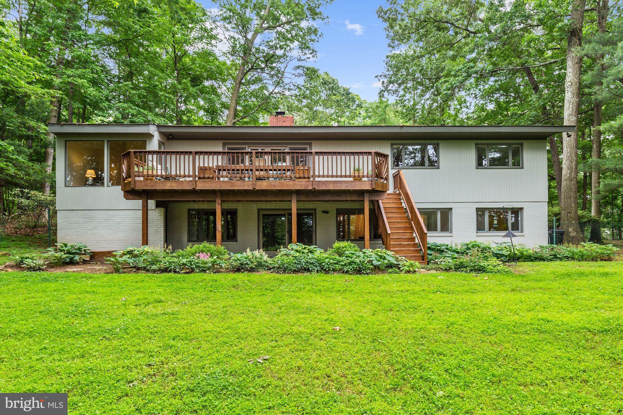10325 Lloyd Road Potomac, MD 20854 - Photo 35 of 35 Rear Exterior