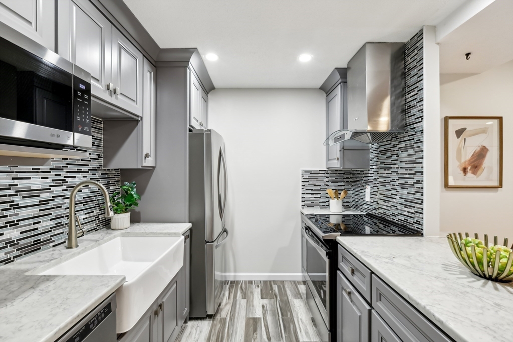 314 Riverside Avenue, Unit 201 Medford, MA 02155 - Photo 8 of 17