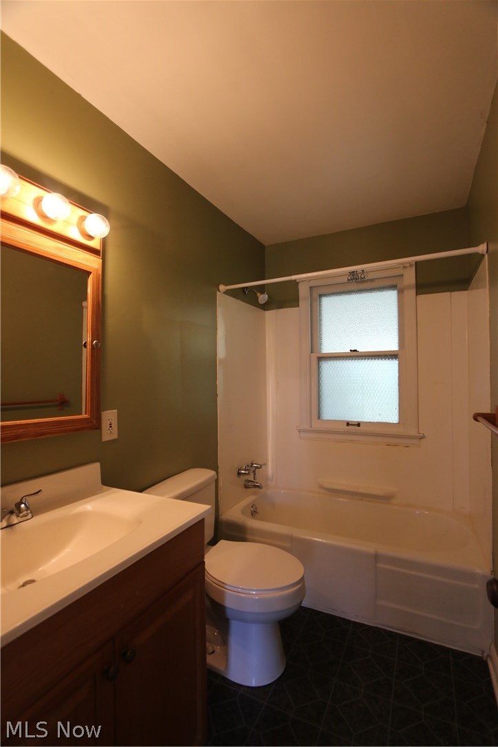 1384 Churchill Road Lyndhurst, OH 44124 - Photo 22 of 29