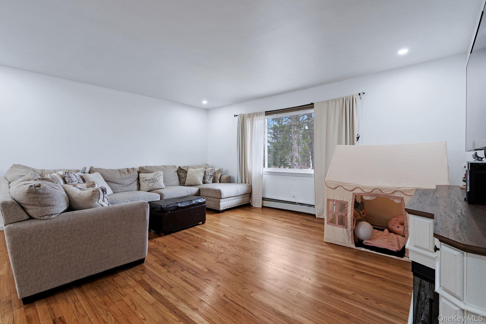 41 Rutledge Avenue Highland Mills, NY 10930 - Photo 3 of 25