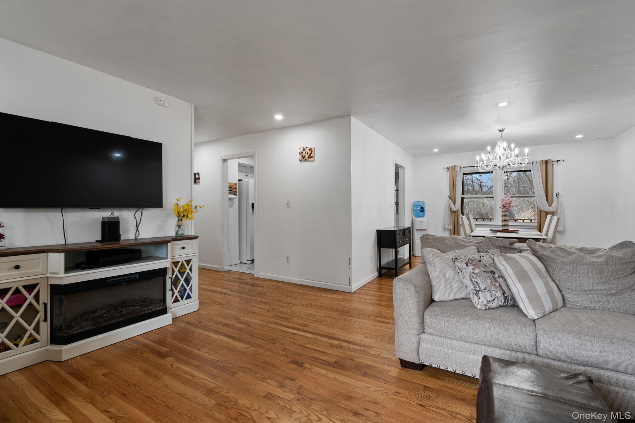 41 Rutledge Avenue Highland Mills, NY 10930 - Photo 4 of 25