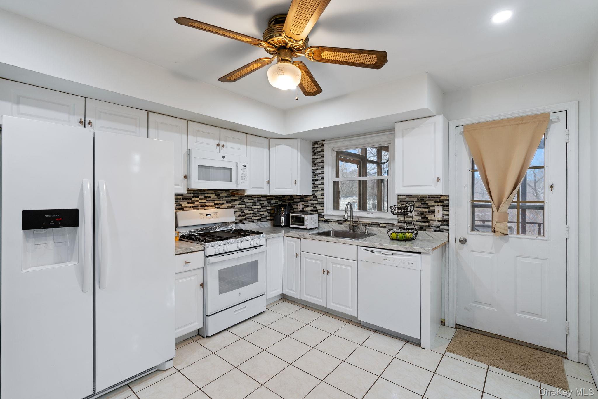 41 Rutledge Avenue Highland Mills, NY 10930 - Photo 9 of 25