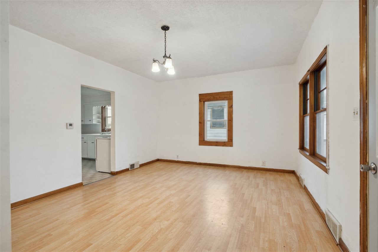 207 2nd Avenue Keystone, IA 52249 - Photo 4 of 25 Gallery Image 4