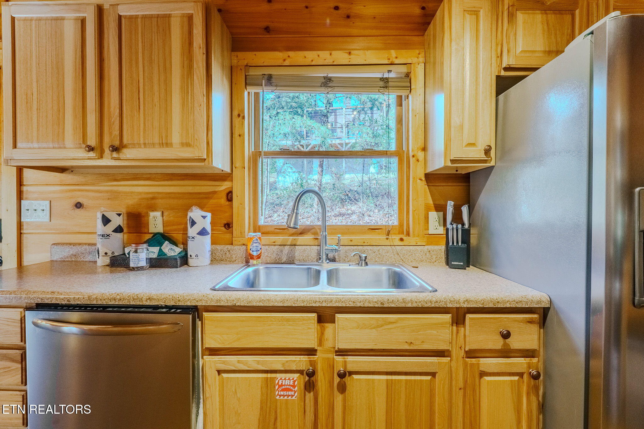 2109 Memory Way Sevierville, TN 37876 - Photo 13 of 38 20-web-or-mls-_DSC8549-HDR