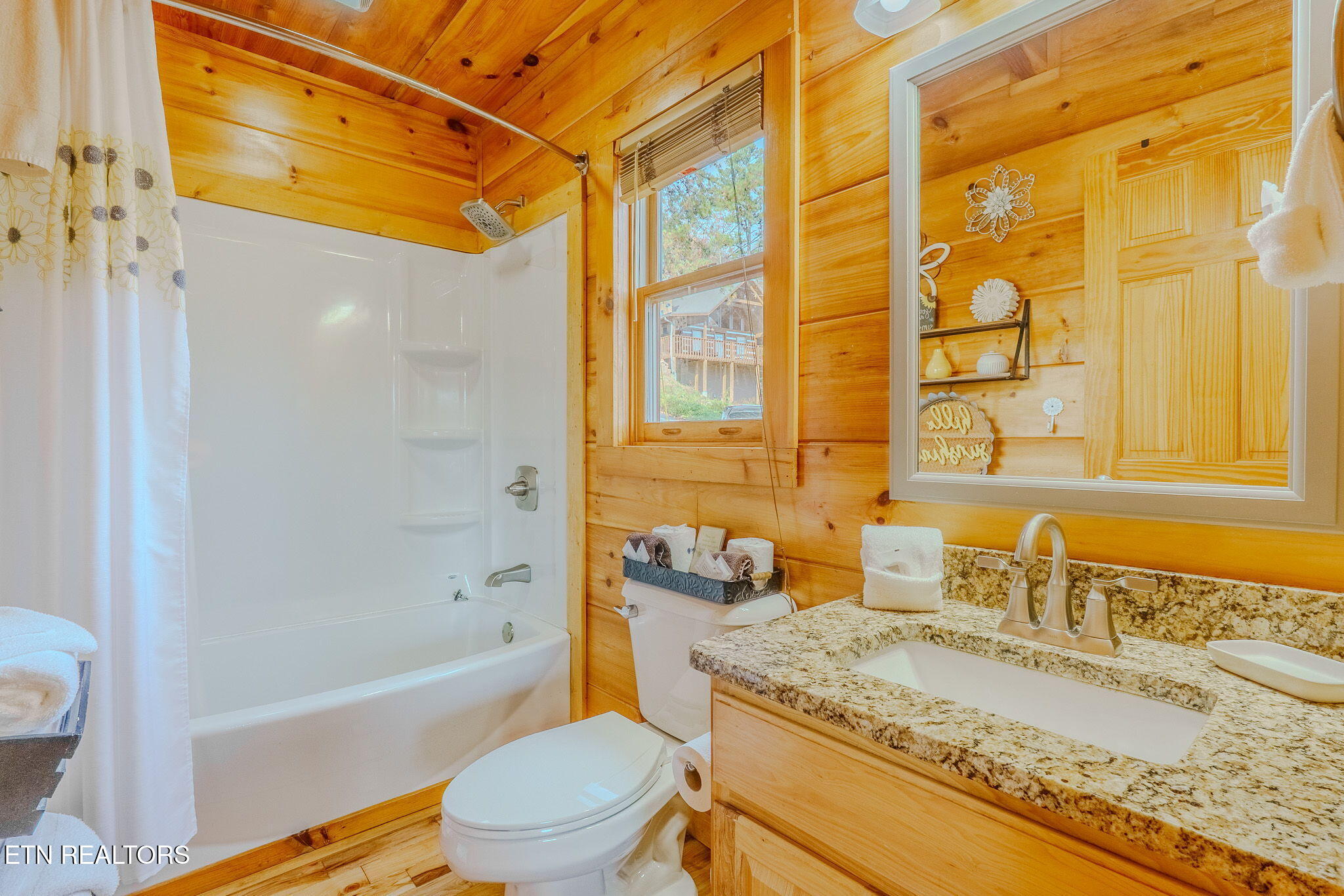 2109 Memory Way Sevierville, TN 37876 - Photo 17 of 38 34-web-or-mls-_DSC8799-HDR