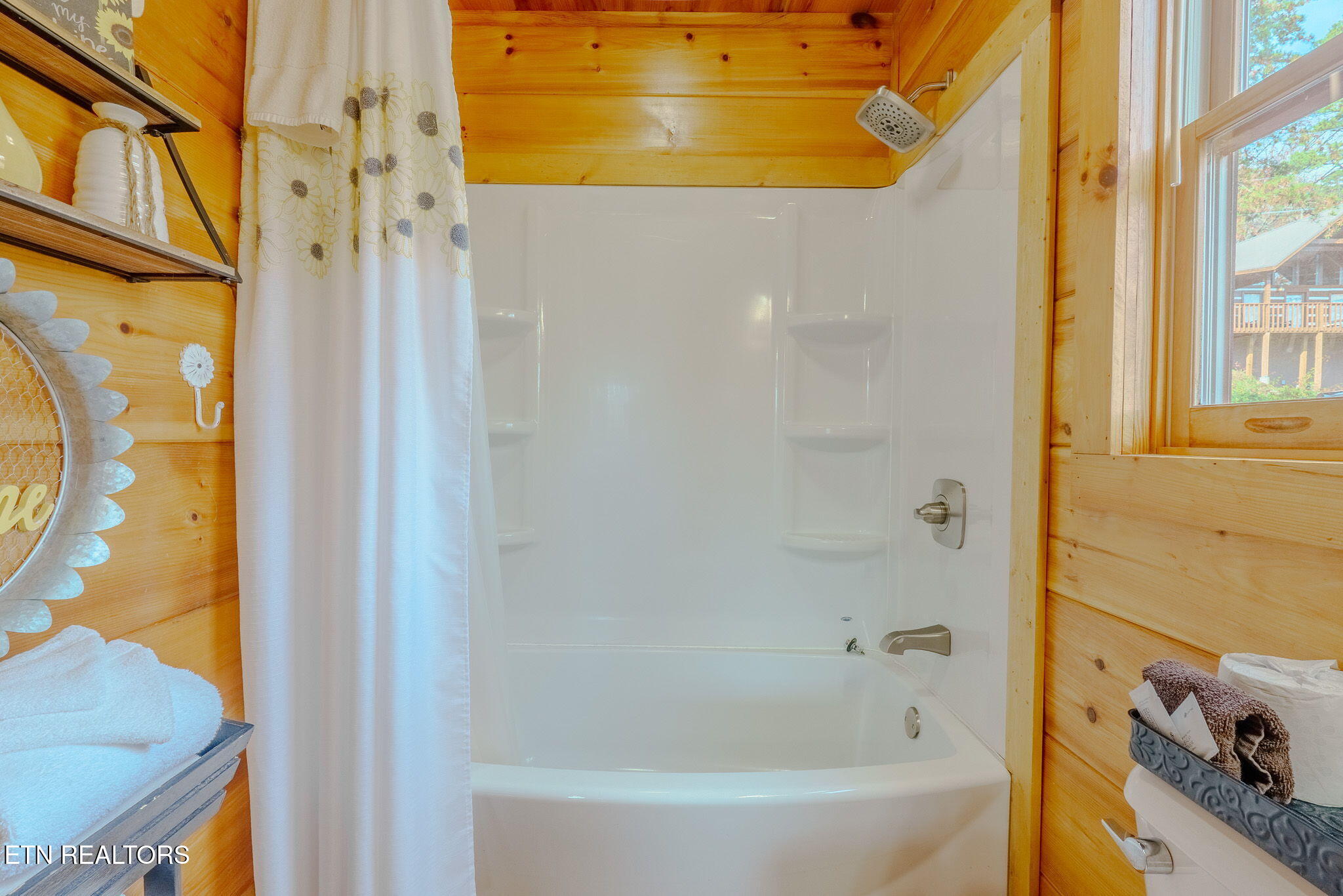 2109 Memory Way Sevierville, TN 37876 - Photo 24 of 38 35-web-or-mls-_DSC8829-HDR