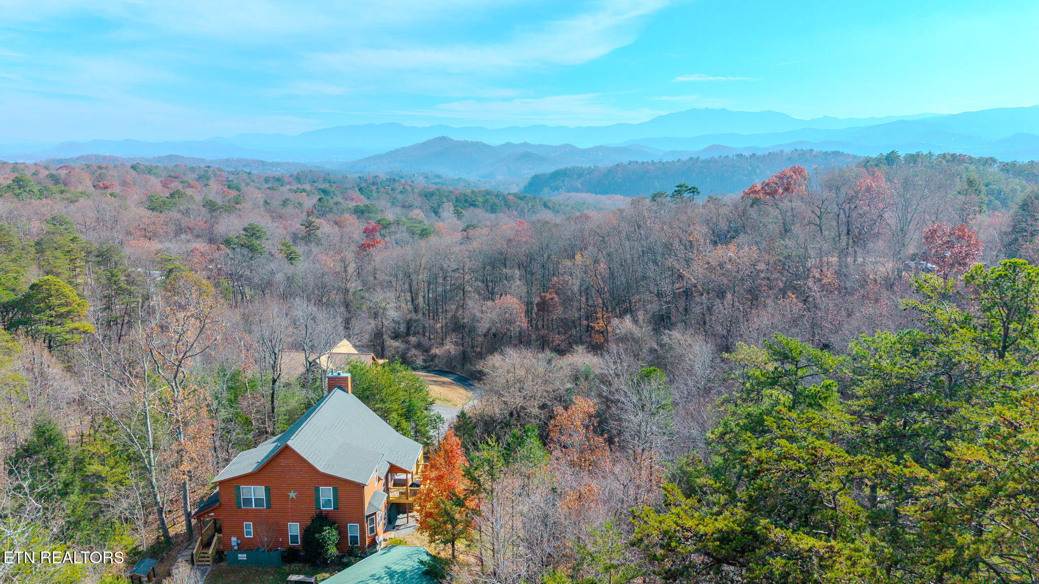 2109 Memory Way Sevierville, TN 37876 - Photo 36 of 38 16-web-or-mls-DJI_20251120115312_0487_D