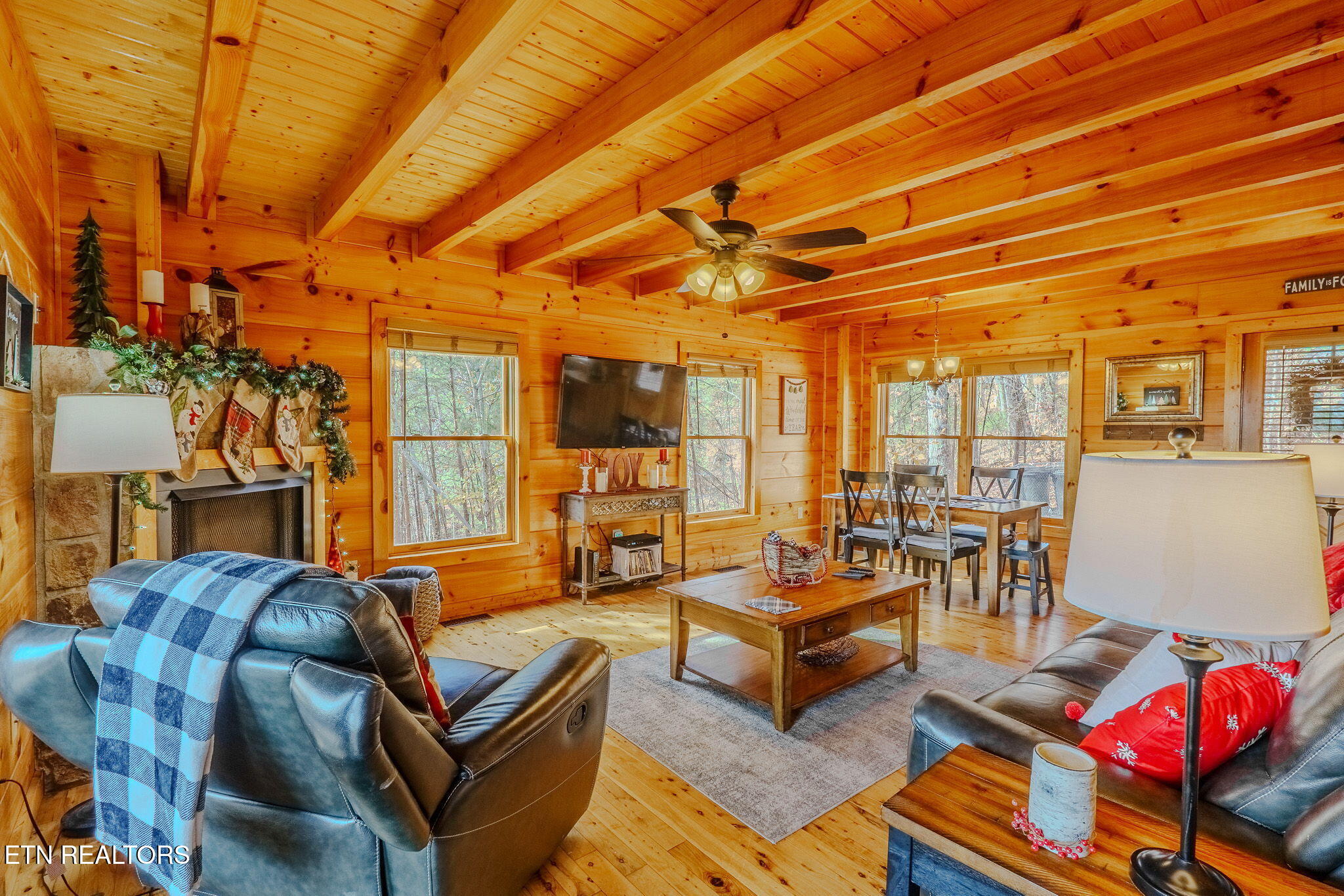 2109 Memory Way Sevierville, TN 37876 - Photo 4 of 38 27-web-or-mls-_DSC8684-HDR