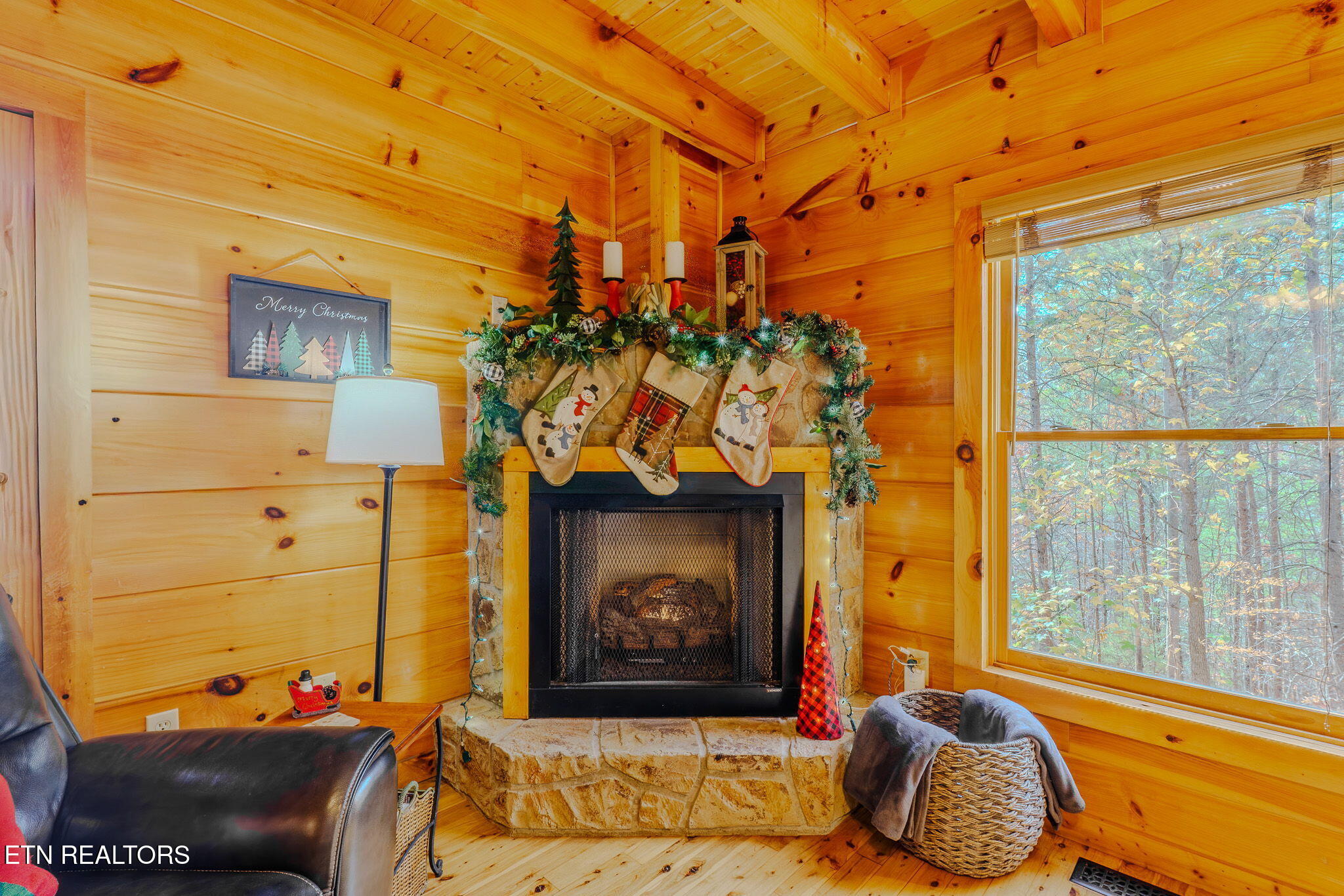 2109 Memory Way Sevierville, TN 37876 - Photo 5 of 38 26-web-or-mls-_DSC8664-HDR