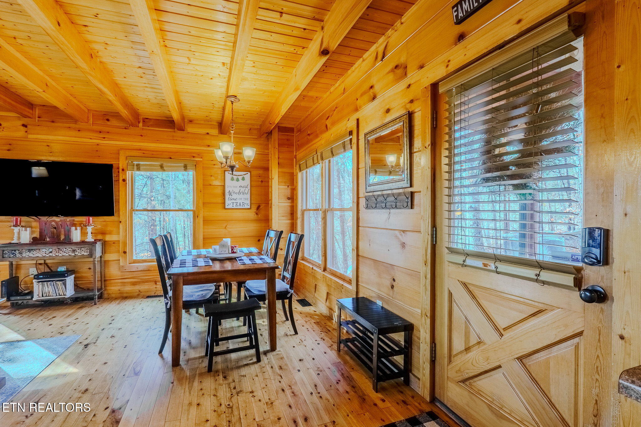 2109 Memory Way Sevierville, TN 37876 - Photo 8 of 38 21-web-or-mls-_DSC8569-HDR