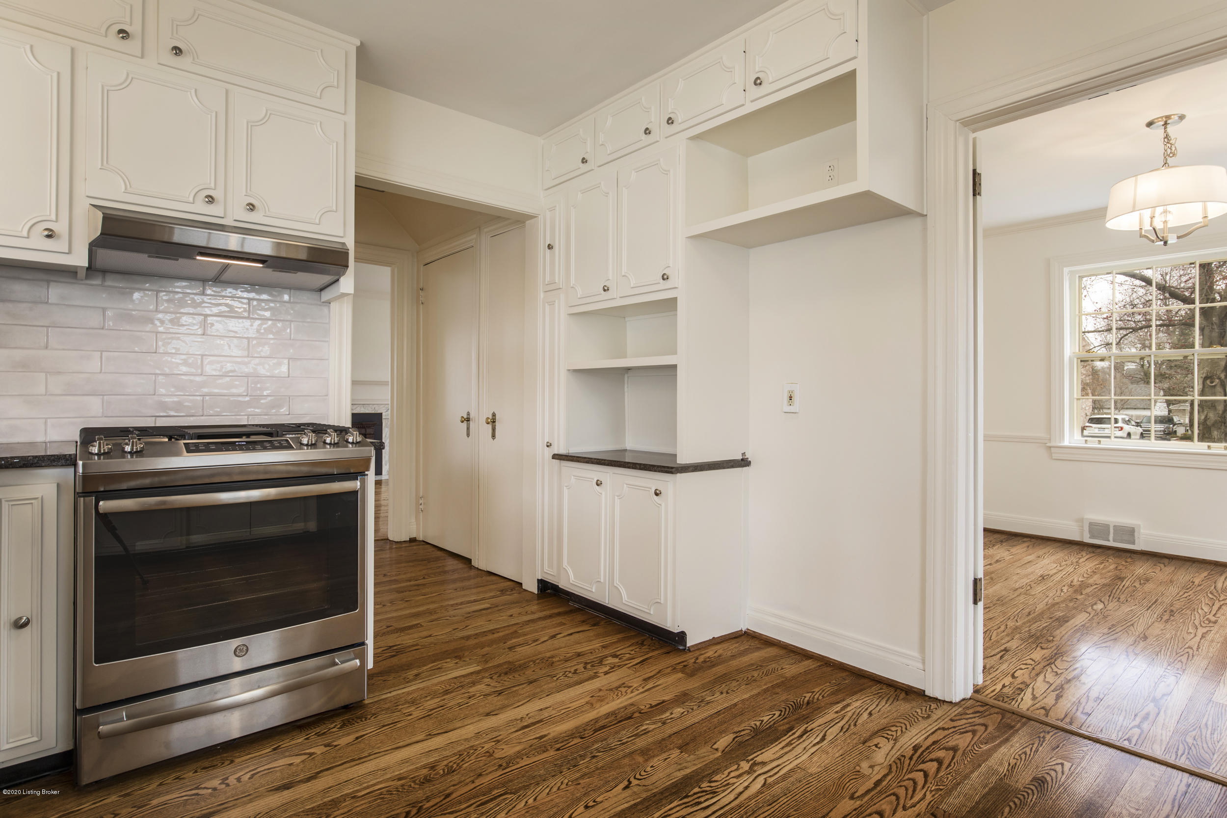 128 Gibson Road Louisville, KY 40207 - Photo 10 of 39 10-kitchen