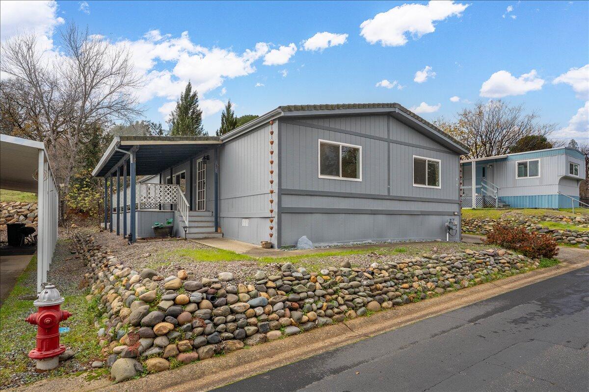 a front view of house with yard