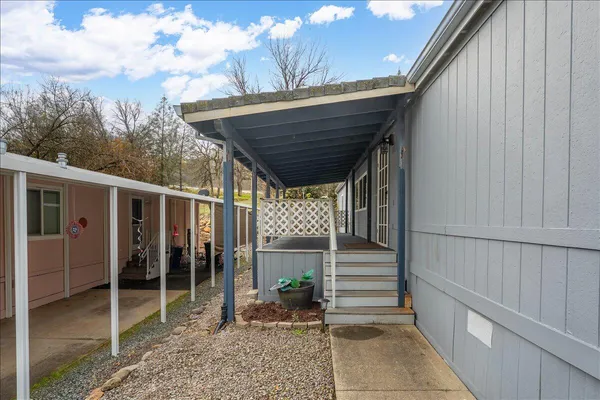 a view of empty room with windows