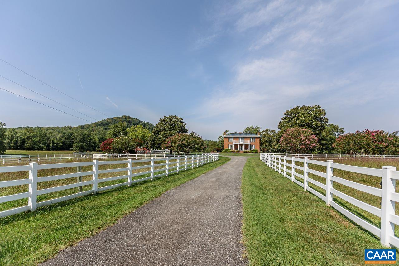 1024 Sunset Drive Amherst, VA 24521 - Photo 2 of 73 Gallery Image 2