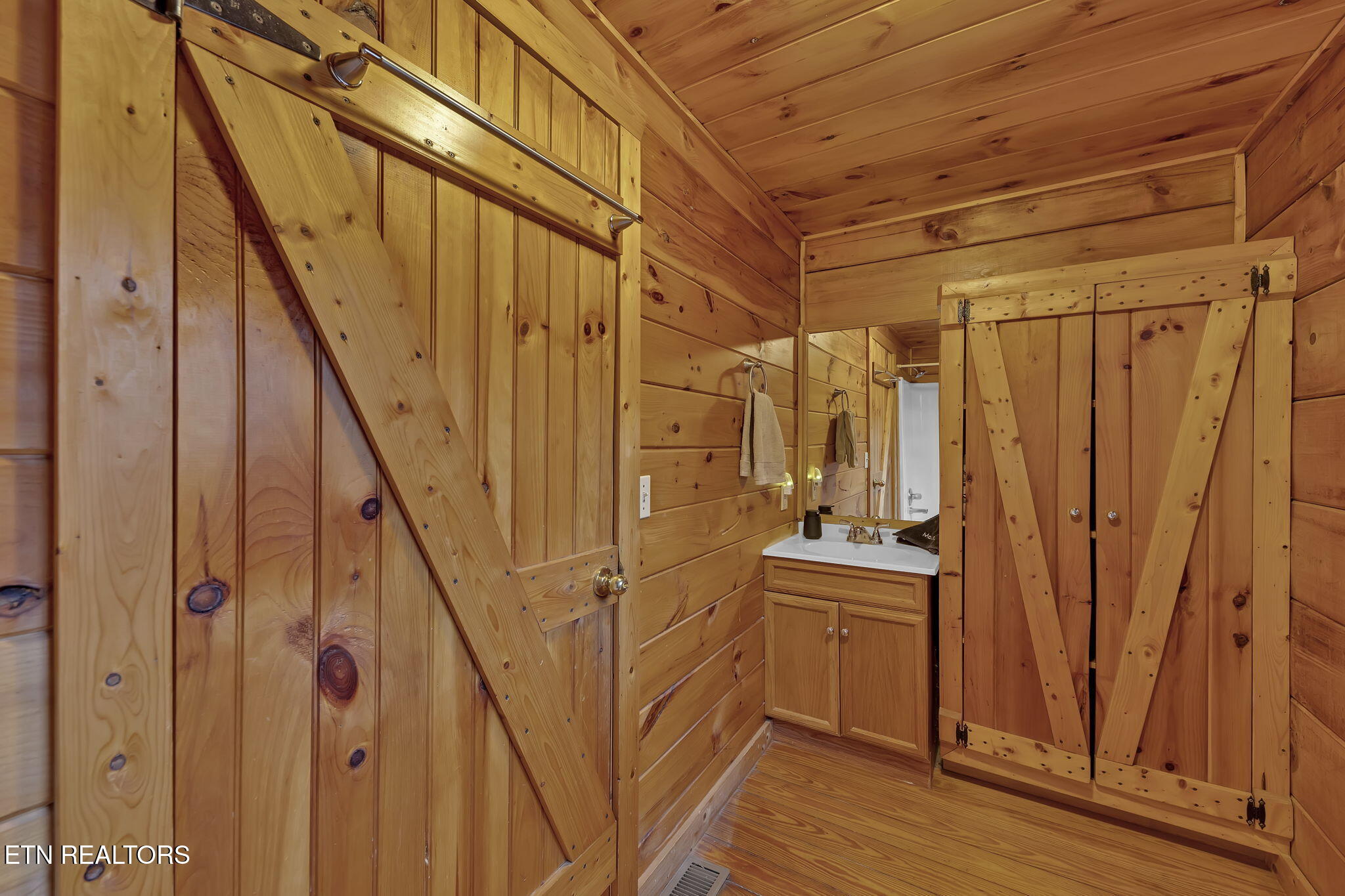 1247 Secona Way Sevierville, TN 37876 - Photo 9 of 17 17-web-or-mls-166A1081