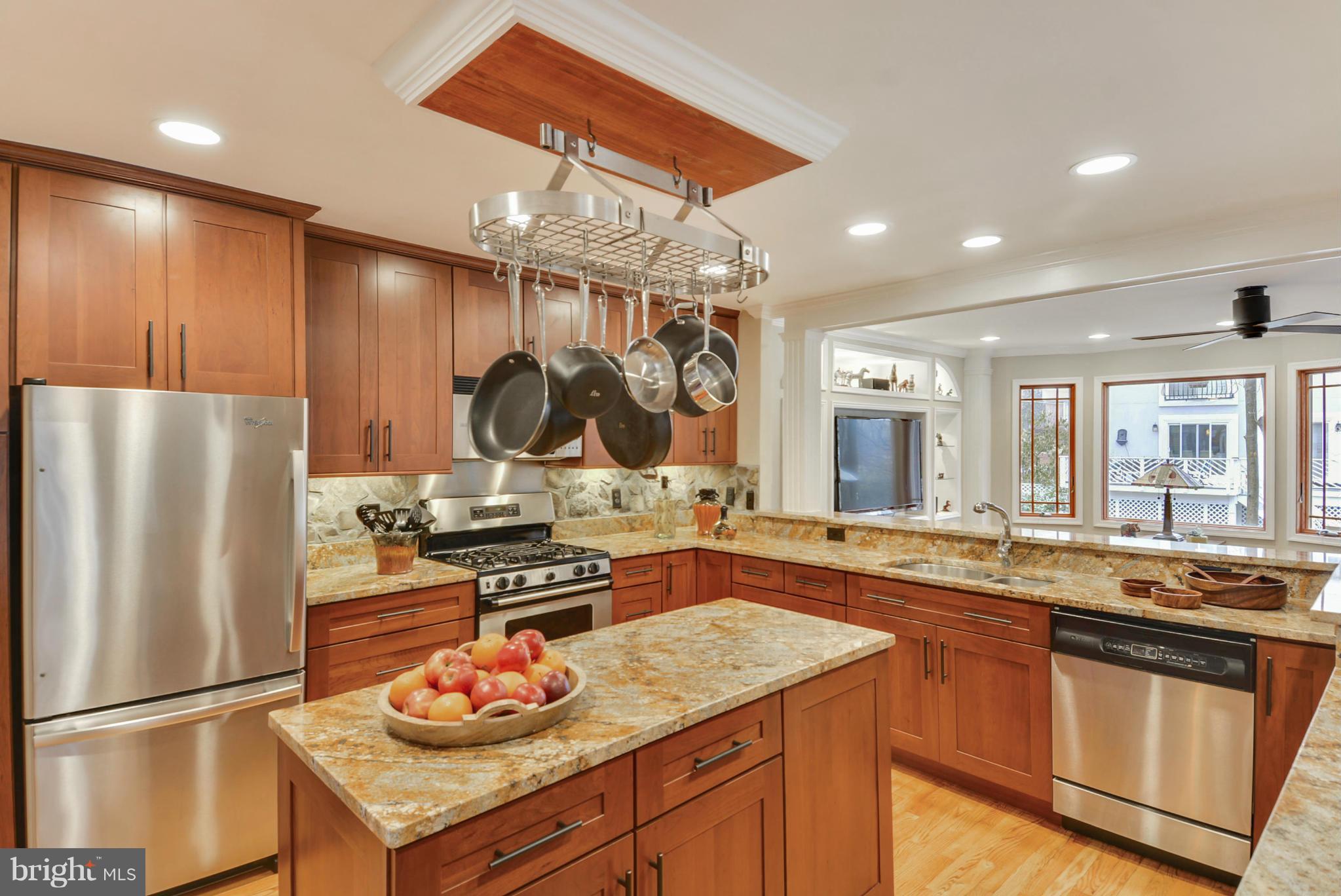 6842 St Albans Road McLean, VA 22101 - Photo 8 of 28 Kitchen