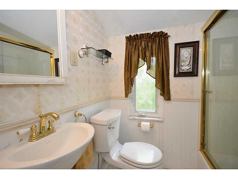 5135 Raintree Drive Whitehall, PA 15236 - Photo 20 of 25 Full Bath.