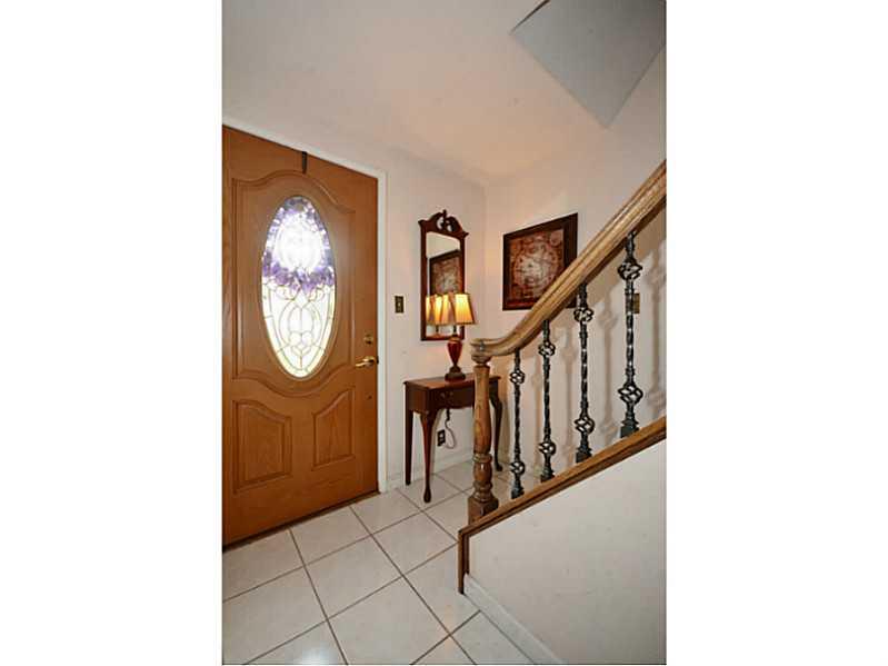 5135 Raintree Drive Whitehall, PA 15236 - Photo 3 of 25 Entry/Foyer.