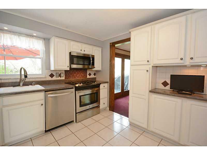5135 Raintree Drive Whitehall, PA 15236 - Photo 9 of 25 Kitchen.
