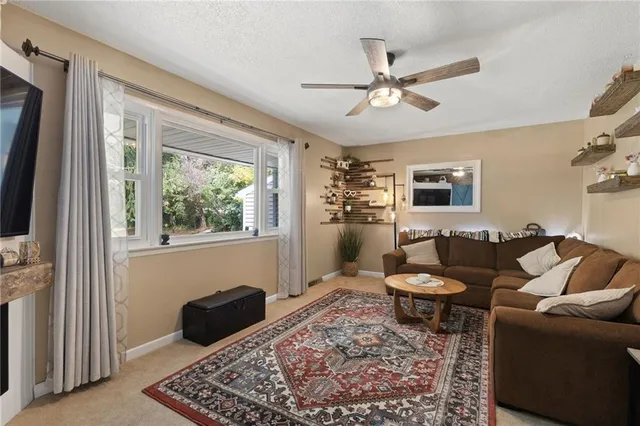 $309,900 | 3728 South Marshall Avenue, Sedalia, MO 65301