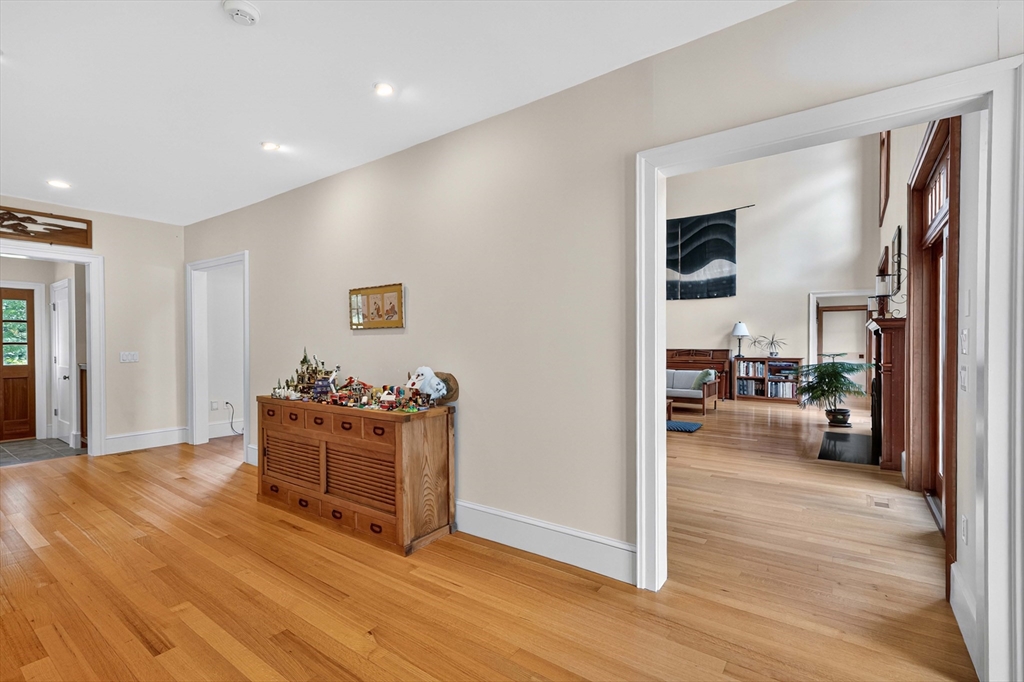 44 Baker Bridge Road Lincoln, MA 01773 - Photo 13 of 37