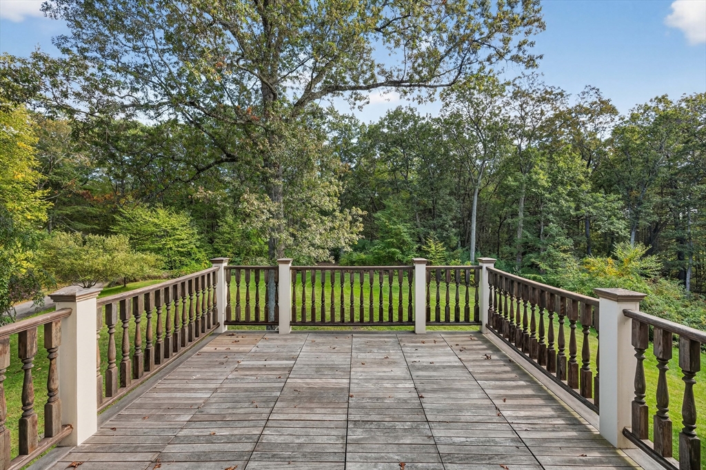 44 Baker Bridge Road Lincoln, MA 01773 - Photo 8 of 37