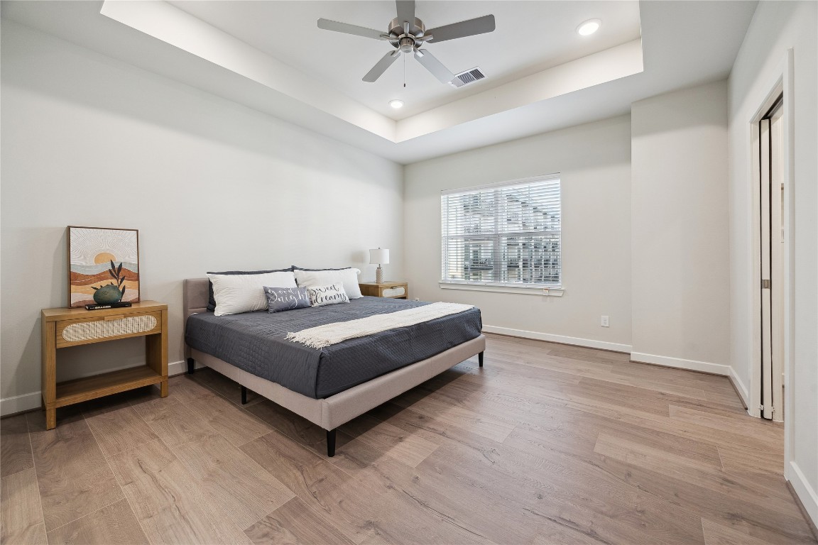 3083 Hicks Street Houston, TX 77007 - Photo 12 of 20
Representative photo. Layout and selections may vary.