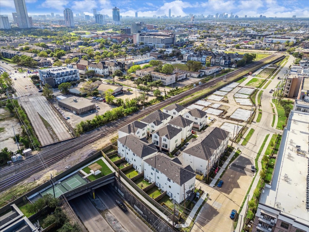 3083 Hicks Street Houston, TX 77007 - Photo 20 of 20 Representative photo. Layout and selections may vary.